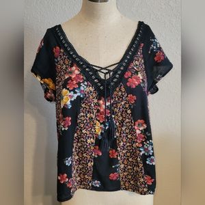 Hollister Small floral xcross tie front beautiful and breezy EUC